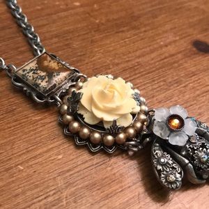 La Contessa necklace.